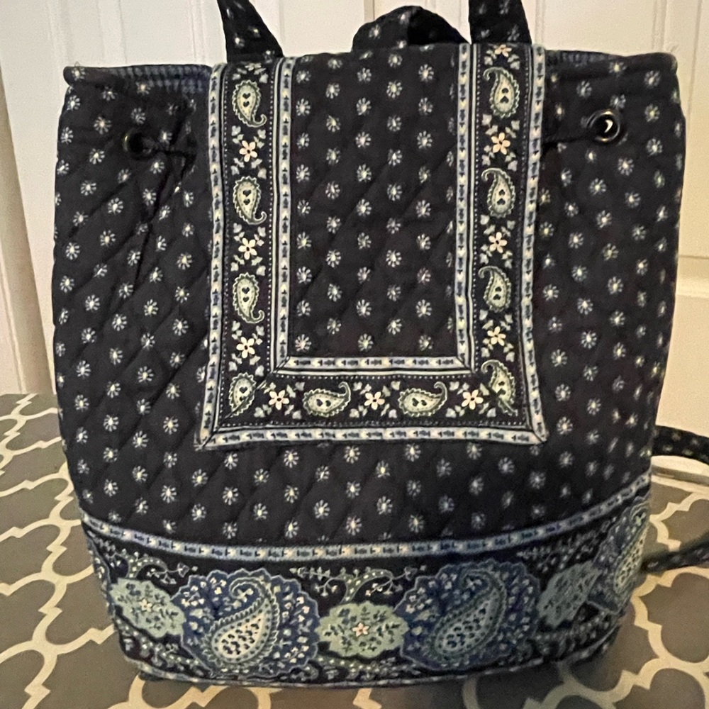 EUC Vera Bradley backpack in Seaport navy